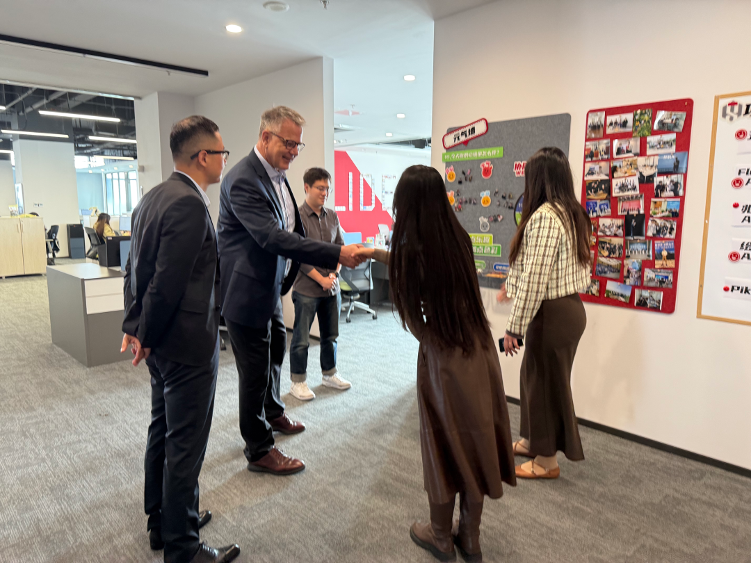 中外交流共商AI发展 锤链科技引领智造新潮流